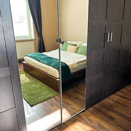 Spacious City Centre Apartment Bratislava Extérieur photo